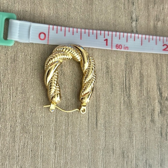 Twisted 18k Gold Plated Hoop Earrings - Picture 4 of 4